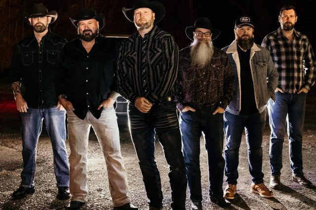 Marques Puckett & 8 Second Ride - Ole Red Gatlinburg
